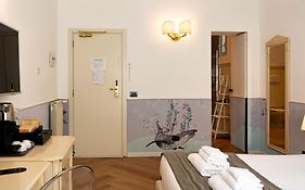 Capitolium Rooms